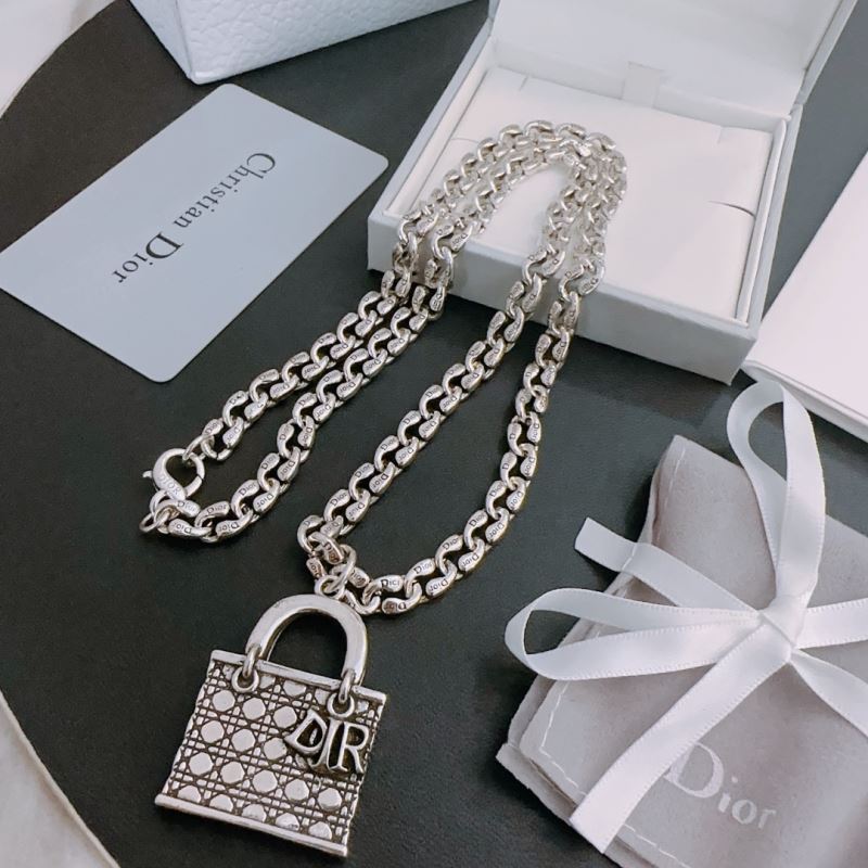 chr1st1an D10r necklaces